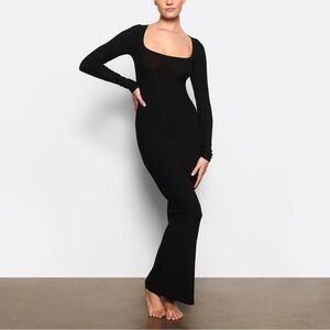 Skims Soft Lounge Long Sleeve Maxi Dress In Onyx